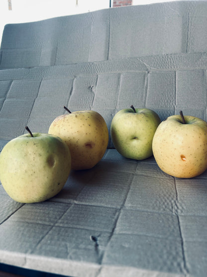 Seconda scelta: Mela golden del consorzio mela Val Varaita 0,80 €/kg -promozione 3 kg a 2,10€